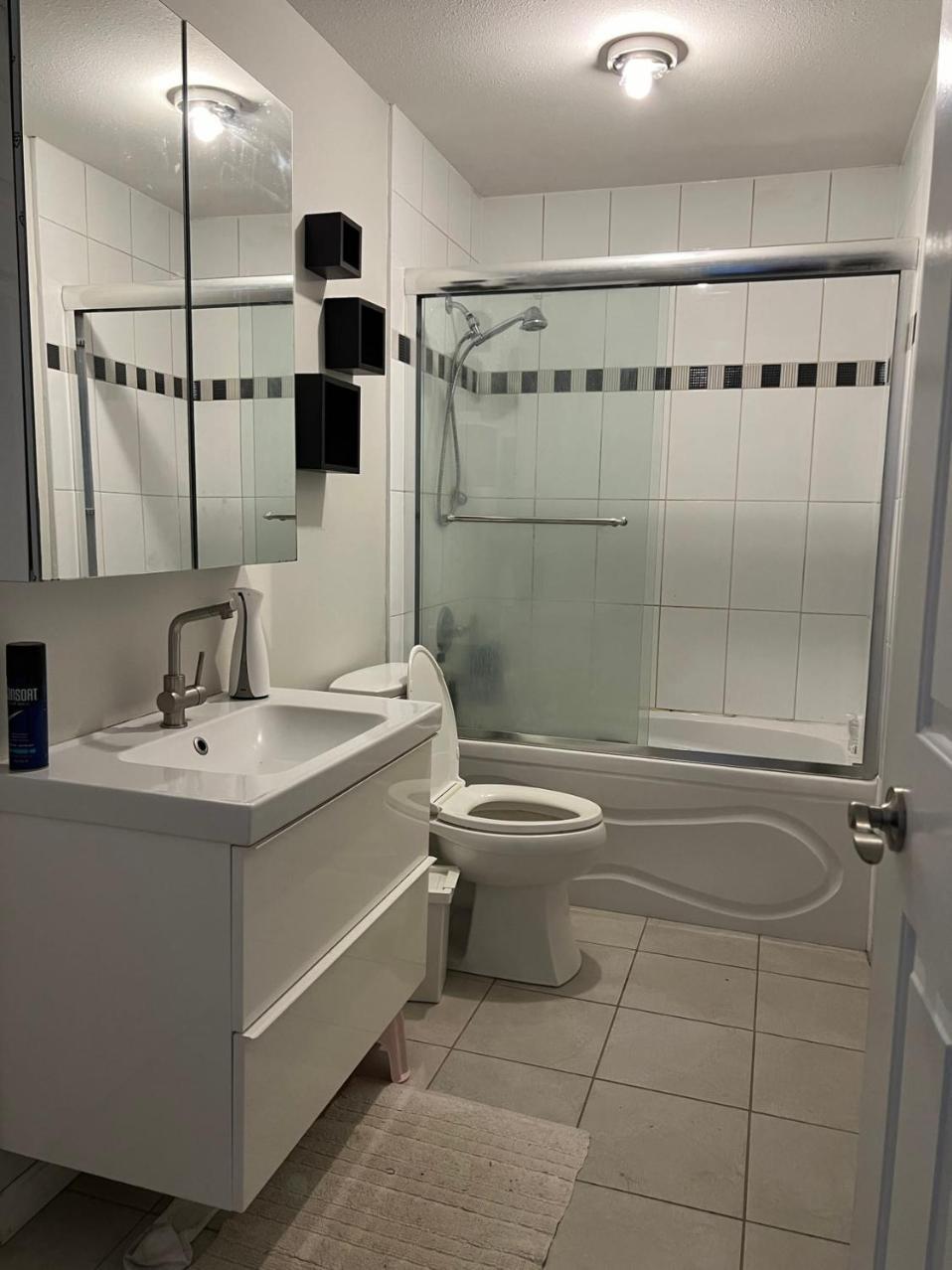 Airport Cozy Room 舒适小屋 Vancouver, Richmond,Near Yvr Exteriör bild